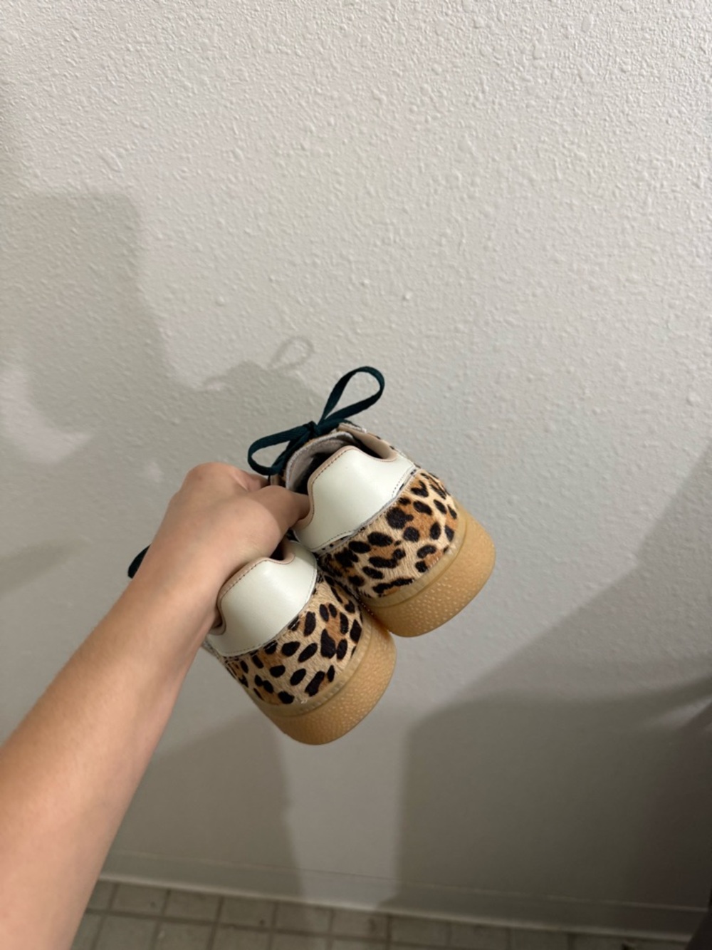 Adidas originals shoes - Picture 4 of 5